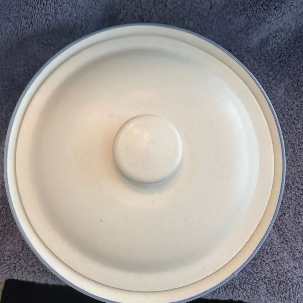 Vintage Phaltzgraff Yorktowne Stoneware Casserole Dish